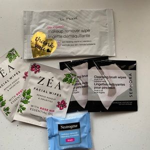 NWT Makeup and Brush Wipes